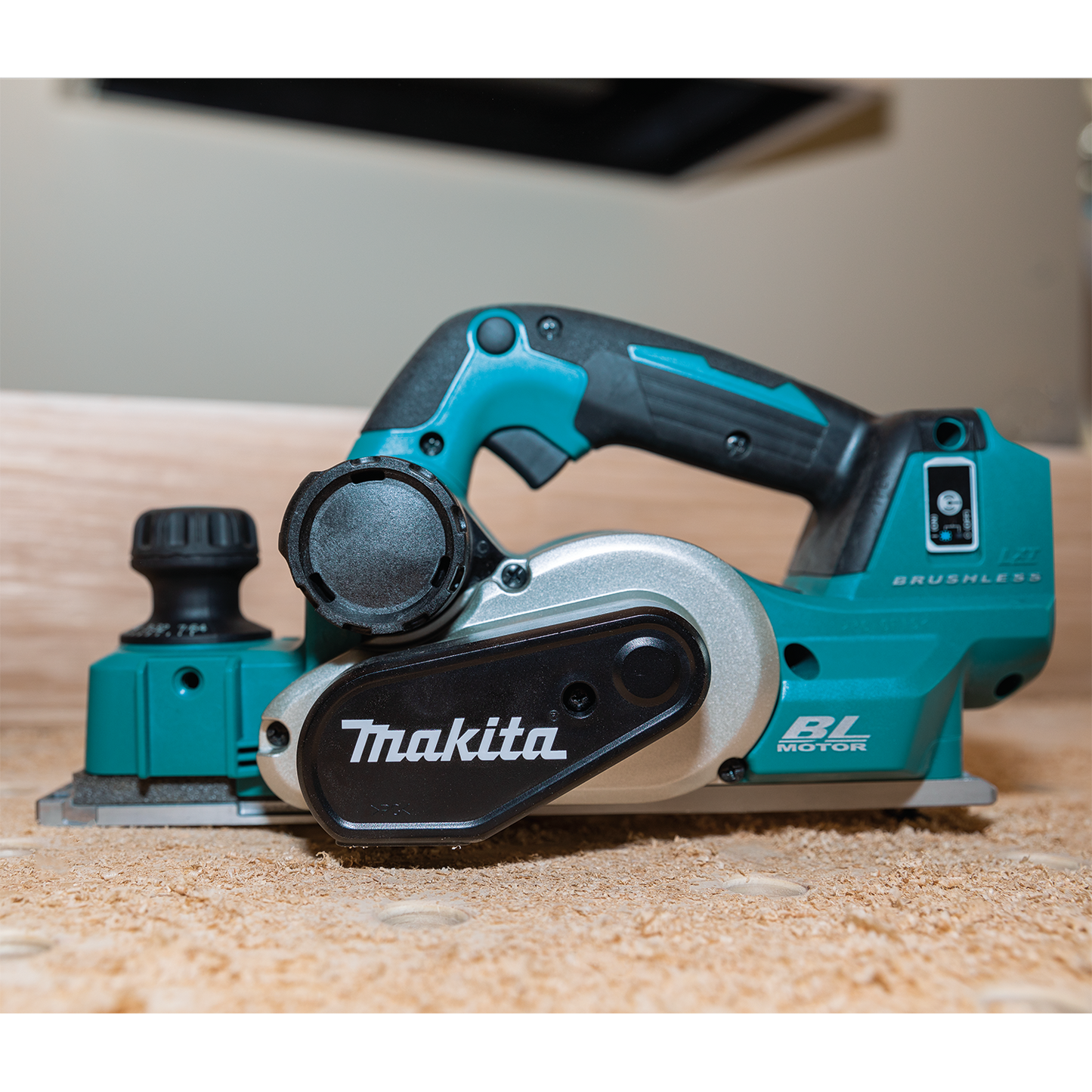 Makita XPK02Z 18V LXT® Lithium‑Ion Brushless Cordless 3‑1/4" Planer, AWS® Capable, Tool Only