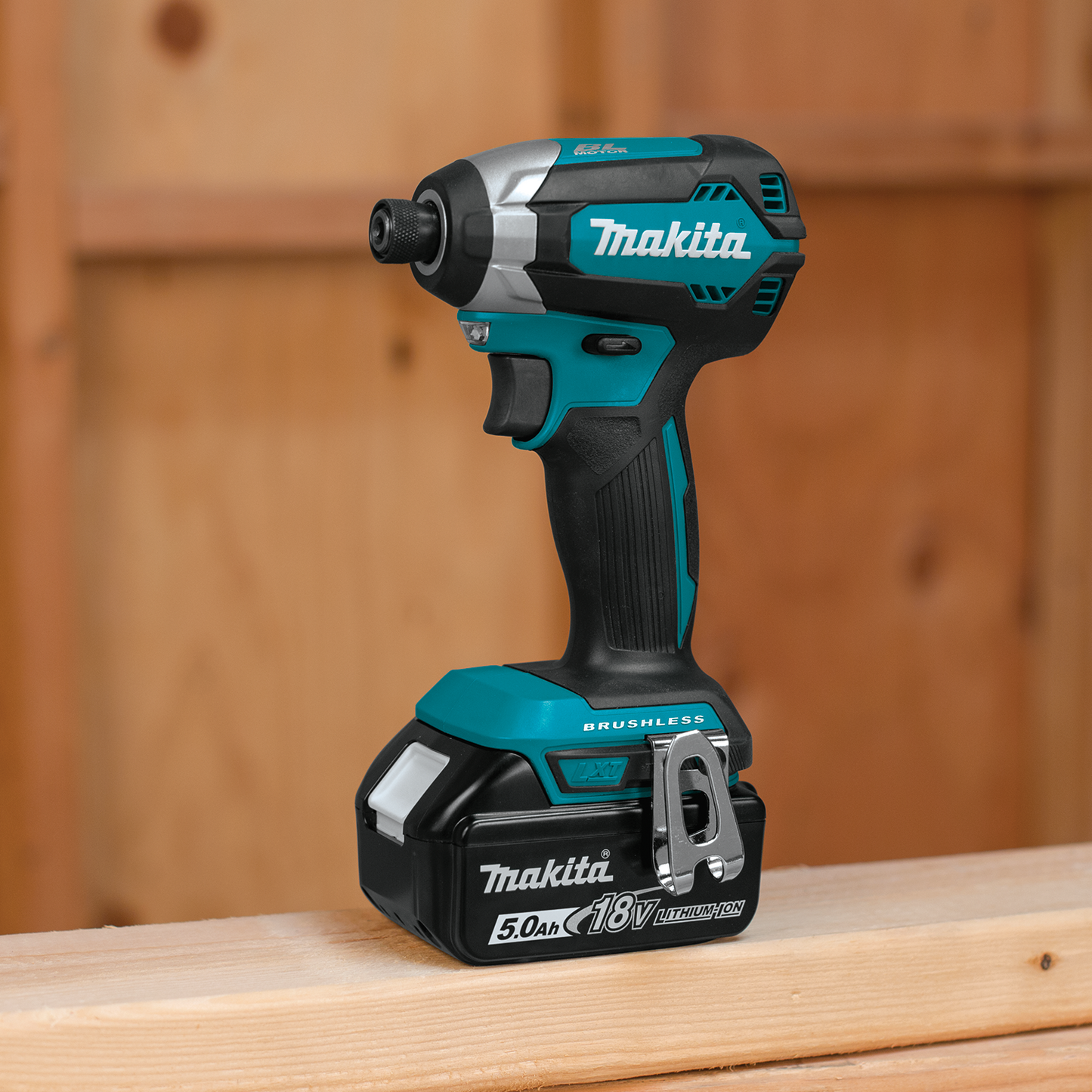 Makita XDT13T 18V LXT® Lithium‑Ion Brushless Cordless Impact Driver Kit (5.0Ah)