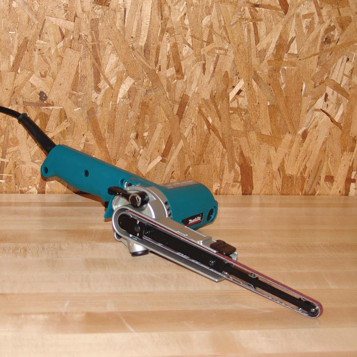 Makita 9032 3/8" x 21" Belt Sander