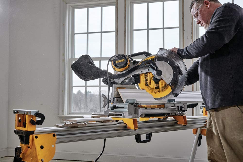 Dewalt DWS716XPS 15 Amp 12 In. Electric Double-Bevel Compound Miter Saw With Cutline