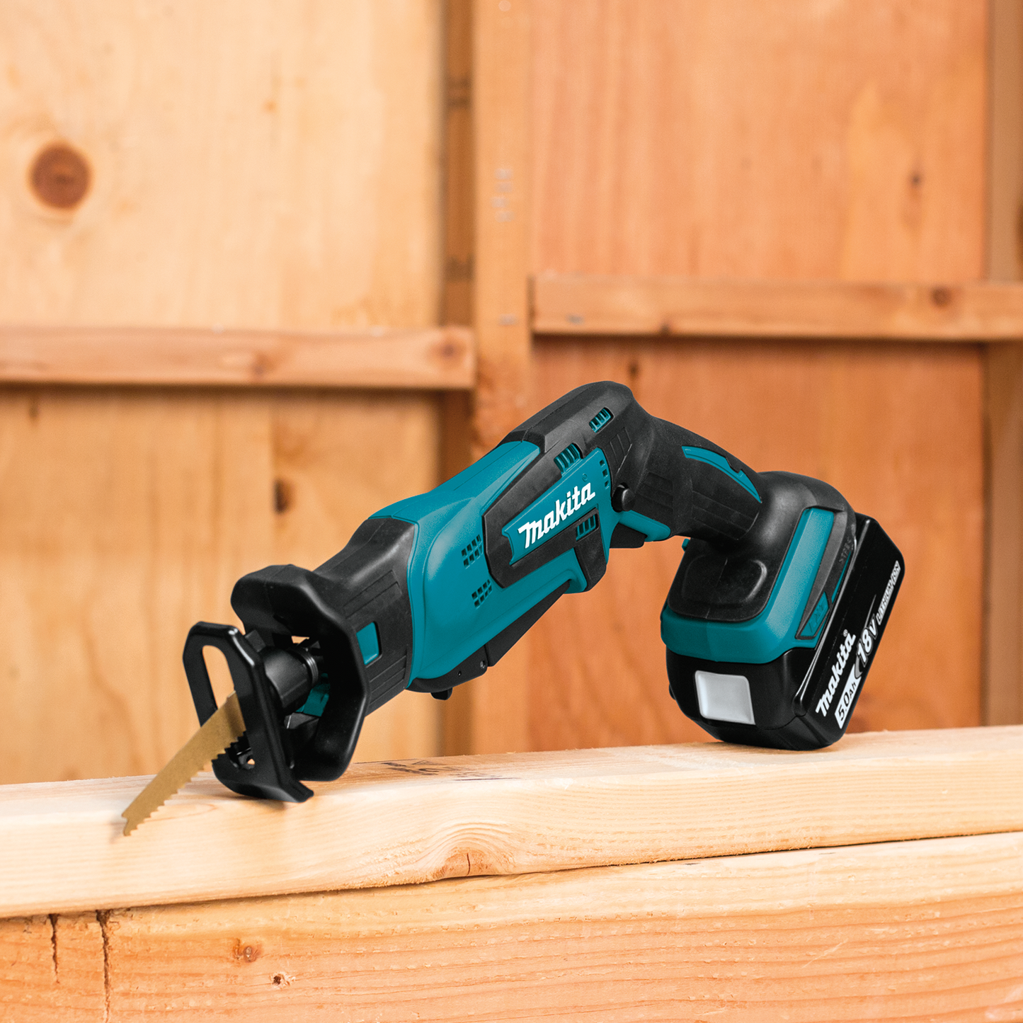 Makita XRJ01T 18V LXT® Lithium‑Ion Cordless Compact Recipro Saw Kit (5.0Ah)