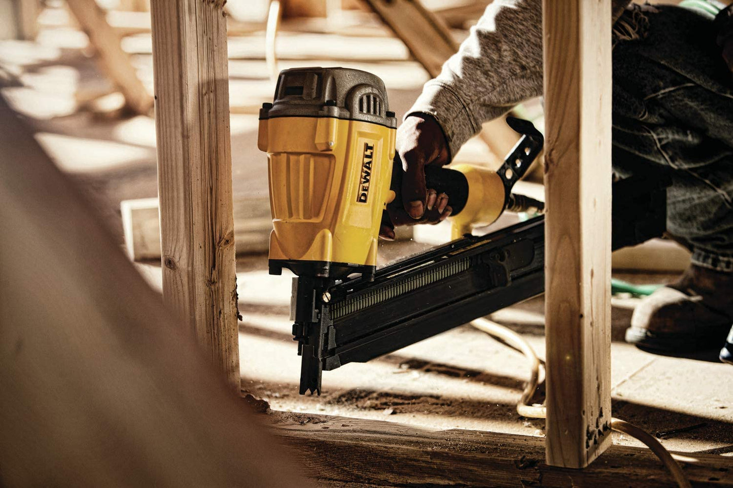 Dewalt DWF83WW 28 Degree Wire Weld Framing Nailer