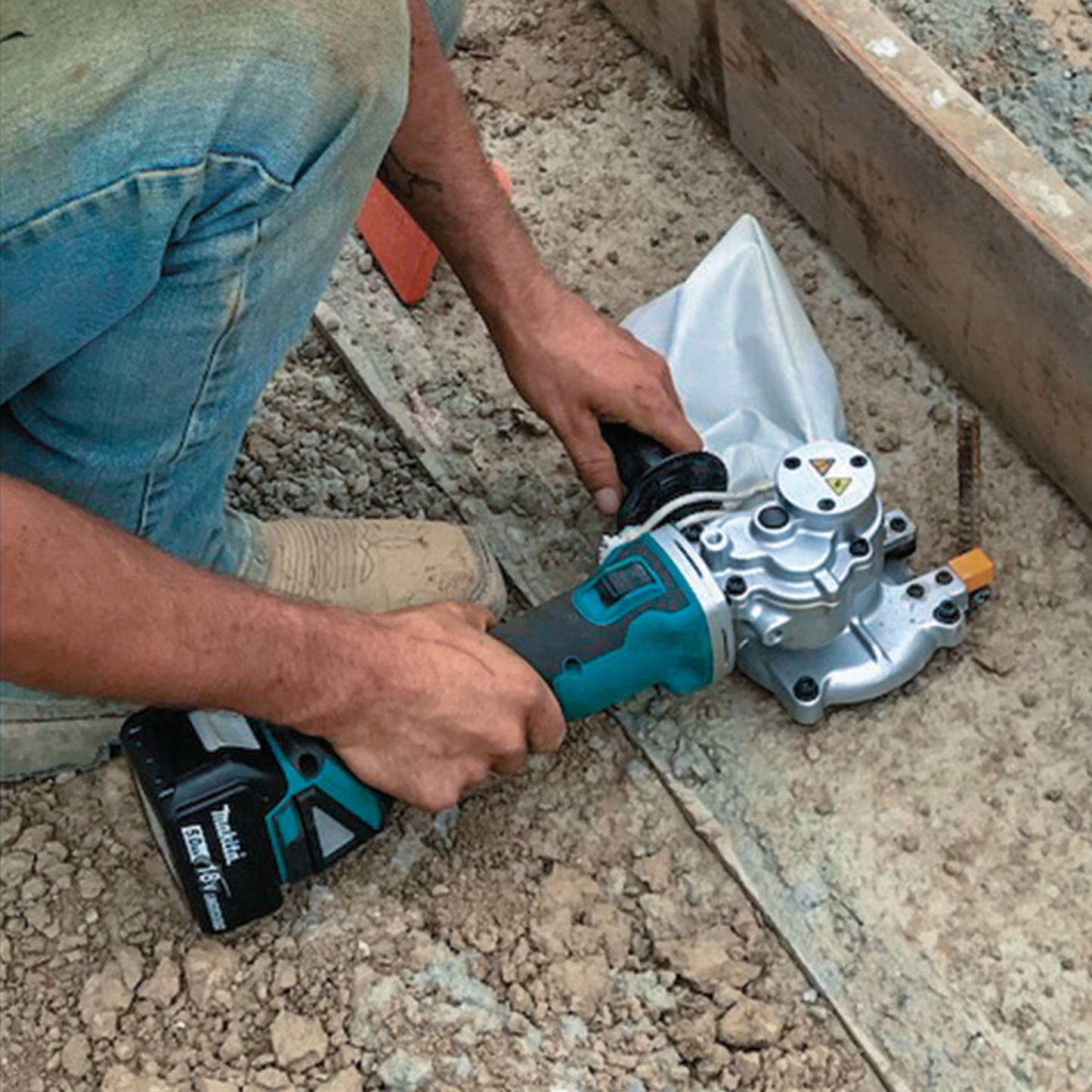 Makita XCS06T1 18V LXT® Lithium‑Ion Brushless Cordless Steel Rod Flush‑Cutter Kit (5.0Ah)