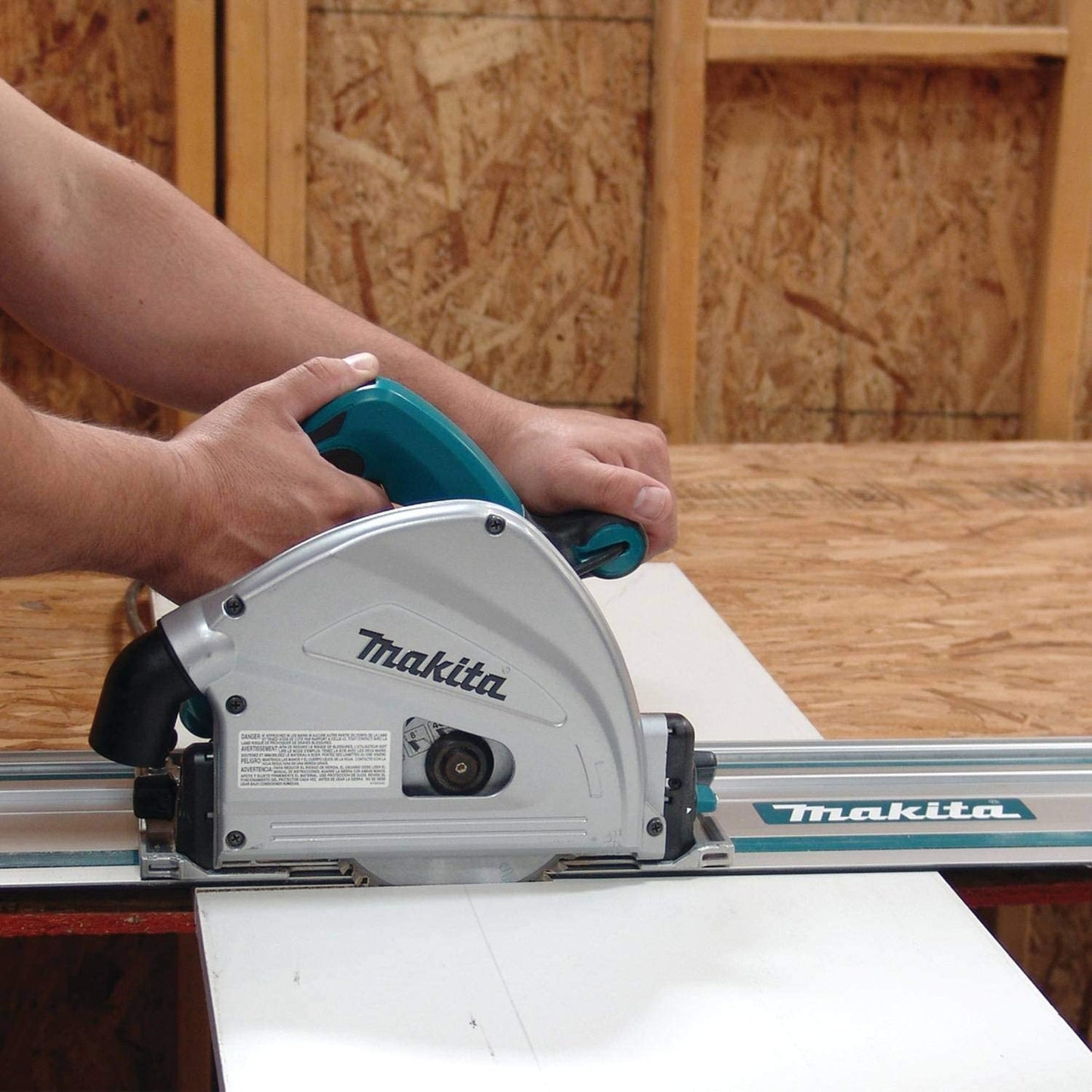 Makita SP6000J 6‑1/2" Plunge Circular Saw, with Stackable Tool Case