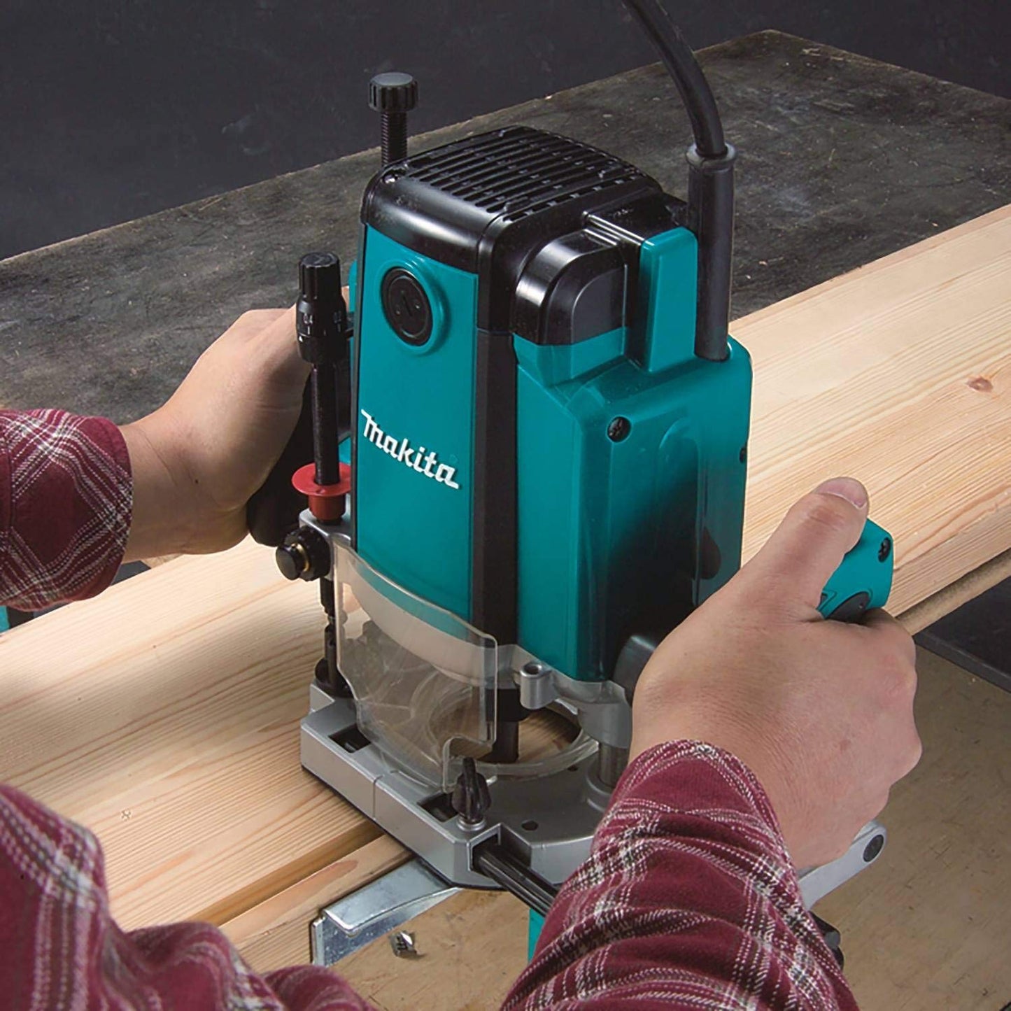 Makita RP1800 3‑1/4 HP* Plunge Router