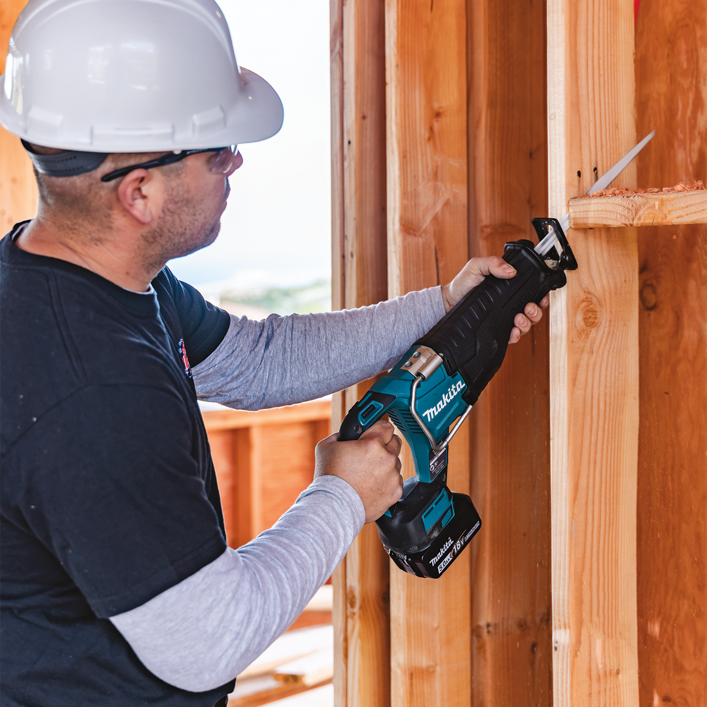 Makita XRJ05T 18V LXT® Lithium‑Ion Brushless Cordless Recipro Saw Kit (5.0Ah)