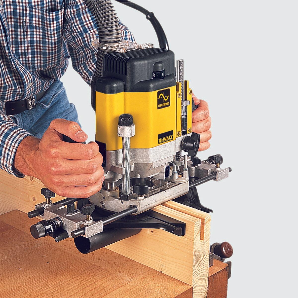 Dewalt DW625 3-Hp Vs Electronic Plunge Router Heavy Duty
