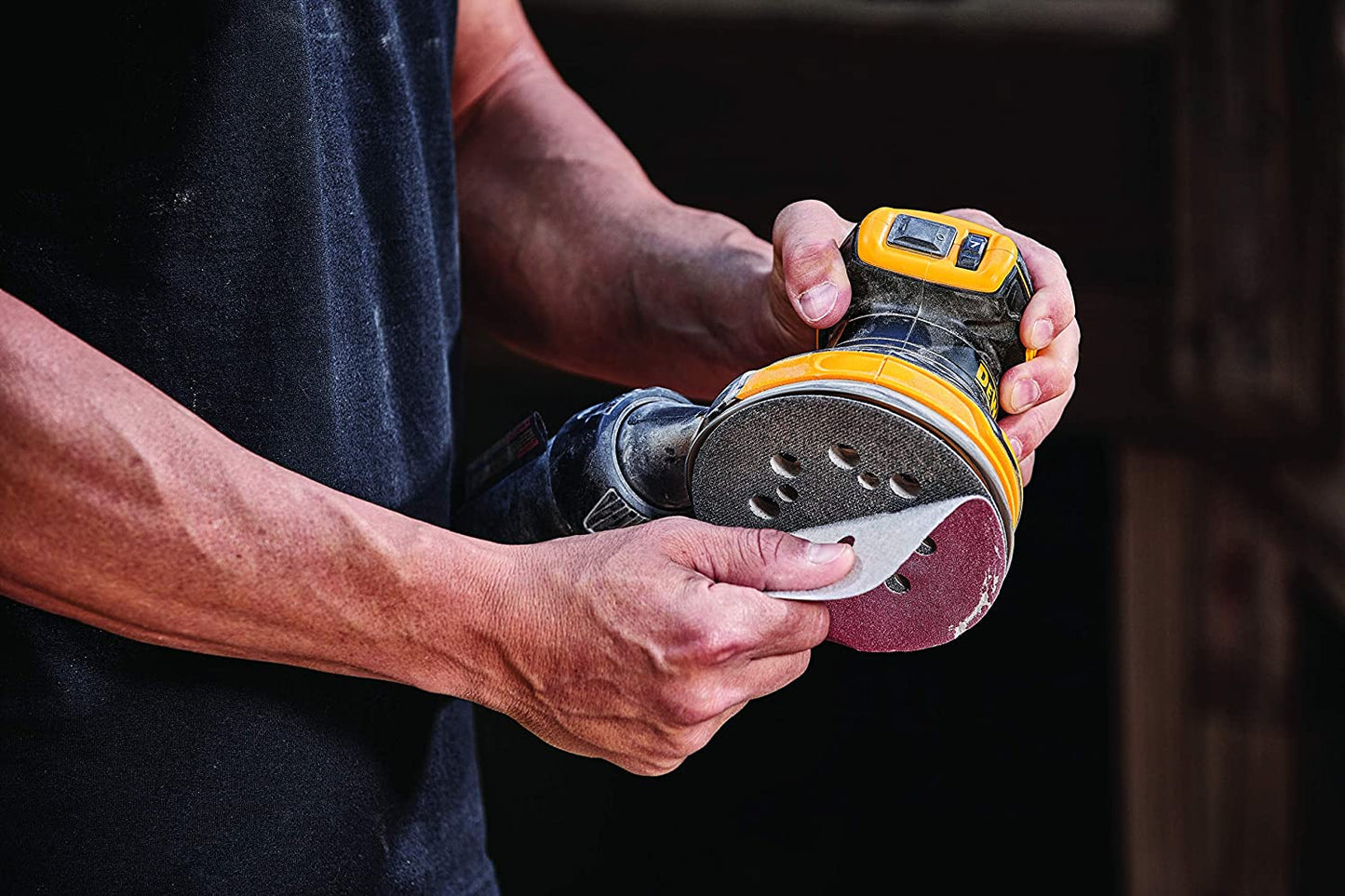 Dewalt DCW210P1 20V Max* Xr® Brushless 5 In. Cordless Variable Speed Random Orbital Sander Kit (5.0 Ah Battery)