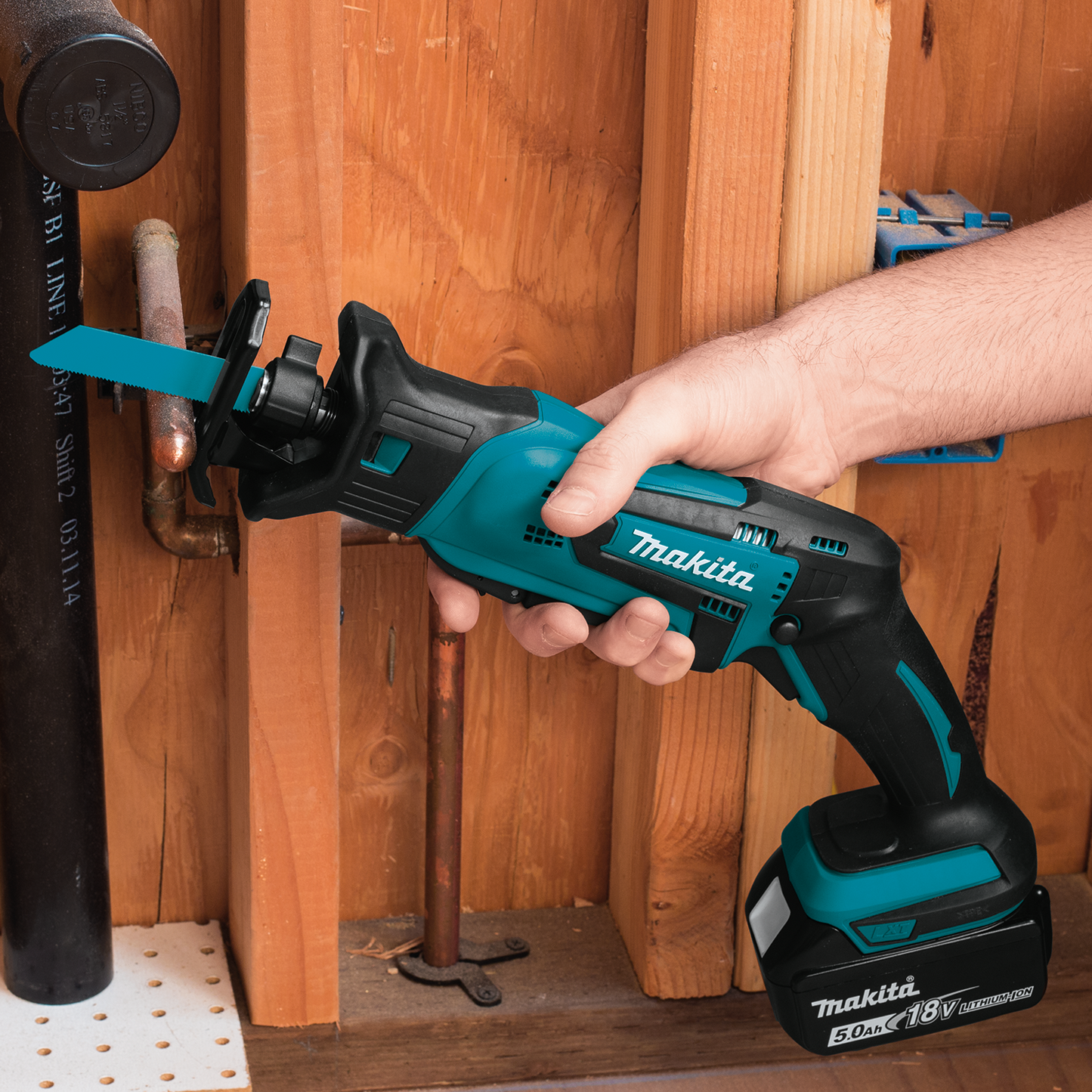 Makita XRJ01T 18V LXT® Lithium‑Ion Cordless Compact Recipro Saw Kit (5.0Ah)