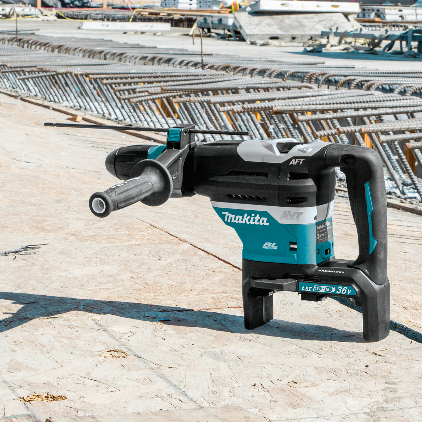 Makita XRH07ZKUN 36V (18V X2) LXT® Brushless 1‑9/16" SDS‑MAX Advanced AVT® Rotary Hammer, AFT®, AWS®, Tool Only