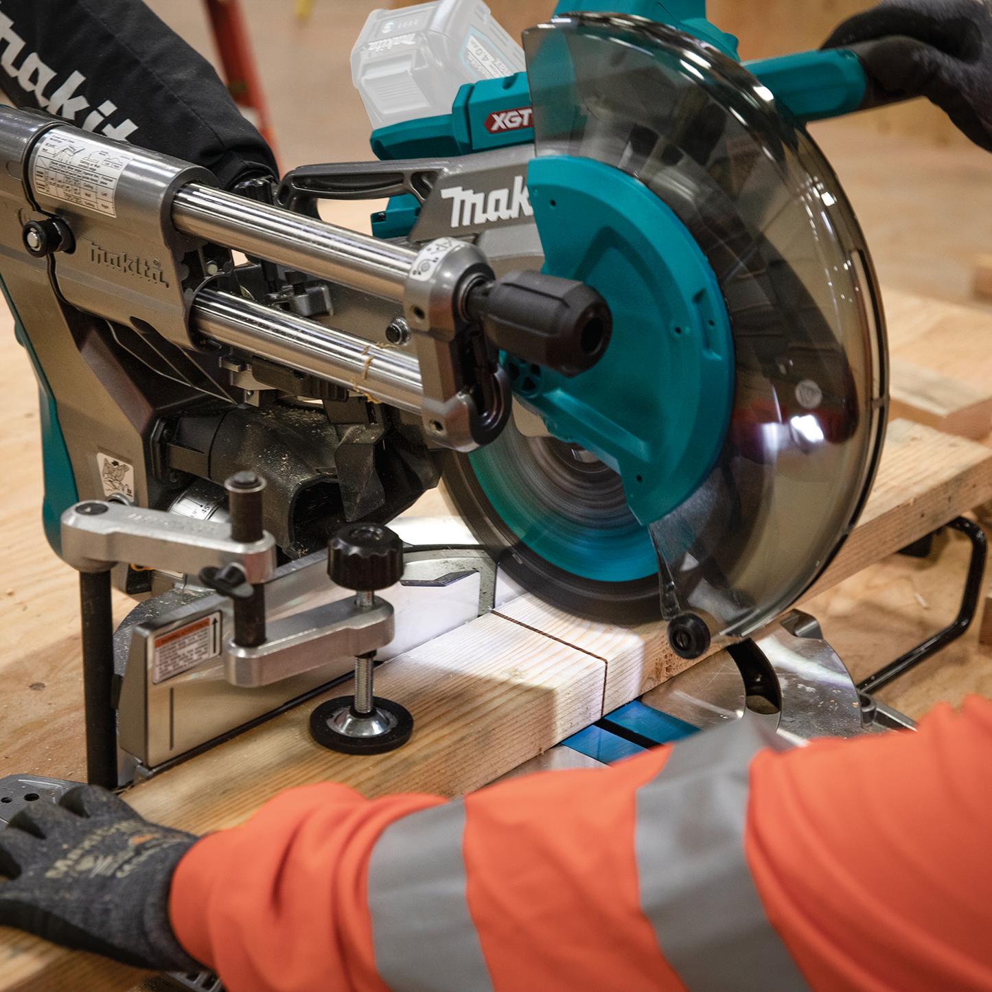 Makita GSL03Z 40V max XGT® Brushless Cordless 10" Dual‑Bevel Sliding Compound Miter Saw, AWS® Capable, Tool Only