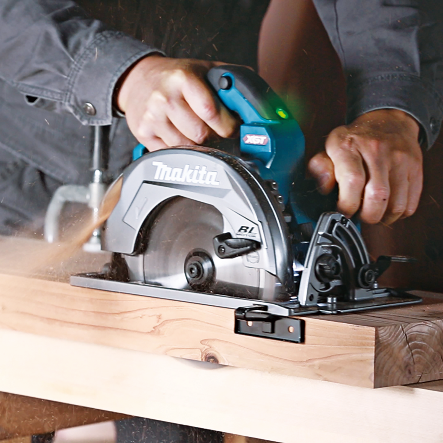 Makita GSH01M1 40V max XGT® Brushless Cordless 7‑1/4" Circular Saw Kit, AWS® Capable (4.0Ah)