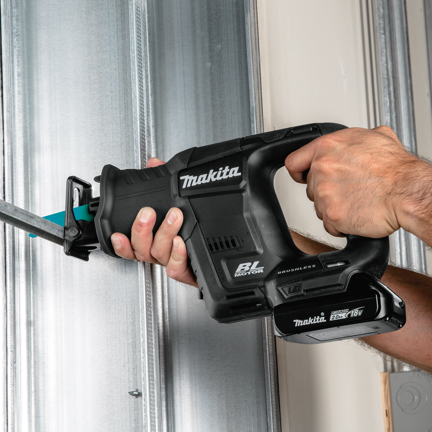 Makita XRJ07R1B 18V LXT® Lithium‑Ion Sub‑Compact Brushless Cordless Recipro Saw Kit (2.0Ah)