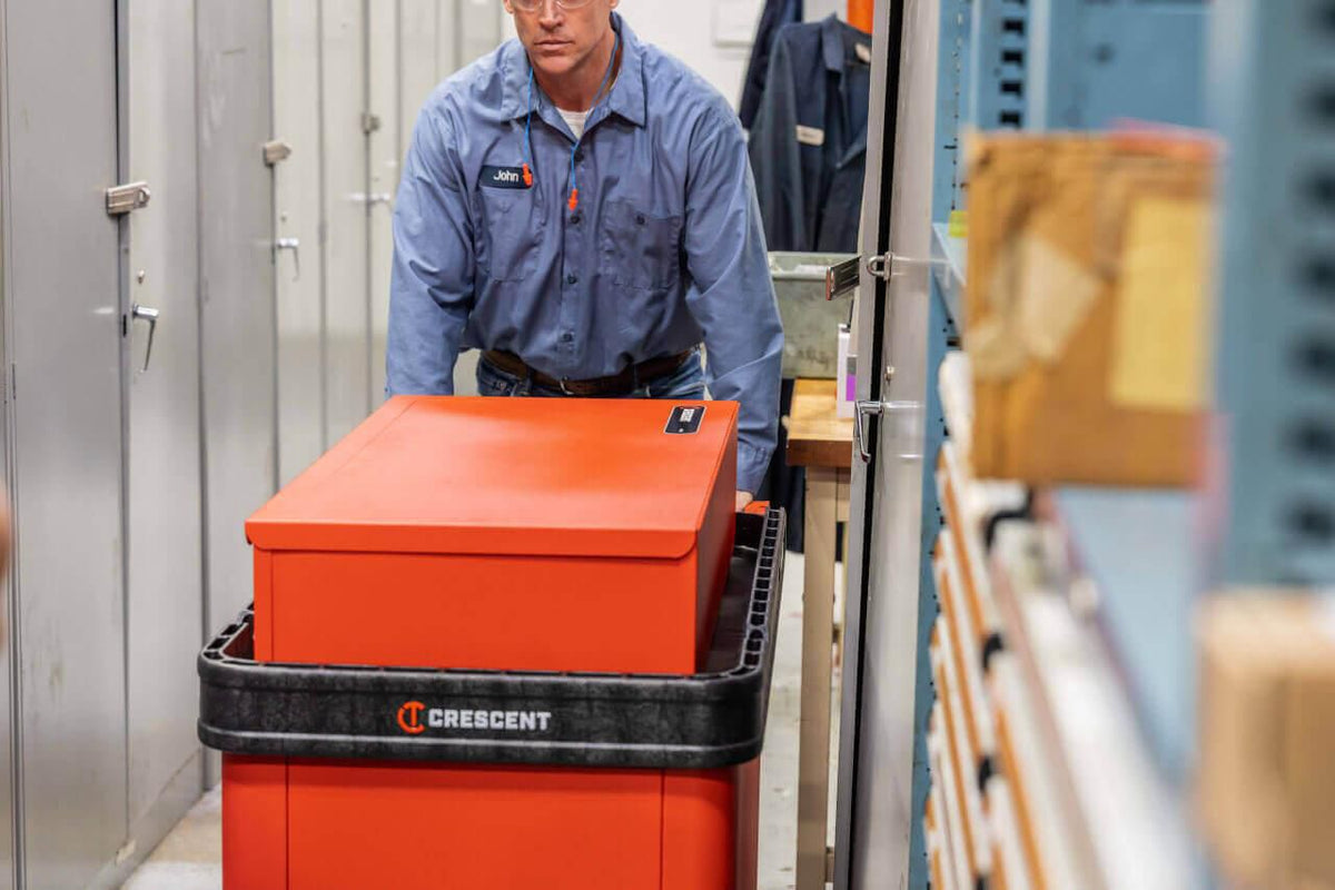 Crescent IUCFWLCRM RAILWORKS Top Shelf Lockable Flat Workstation