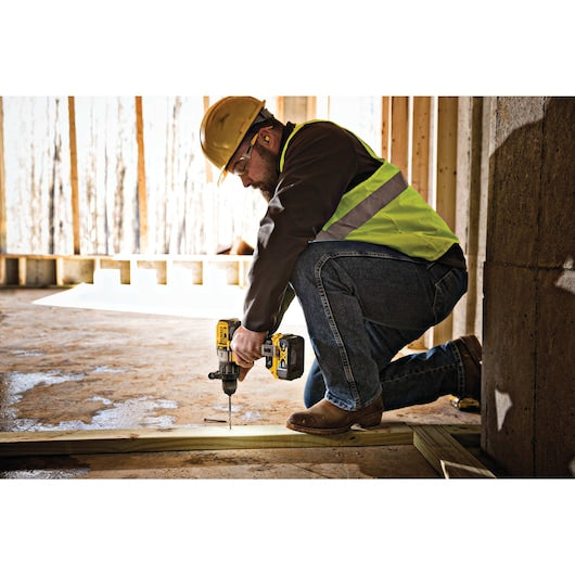 Dewalt DCD997CP2BT 20V Max* 1/2 In Xr® Brushless Cordless Hammer Drill/Driver Kit With Integrated Bluetooth® And Tool Connect Batteries