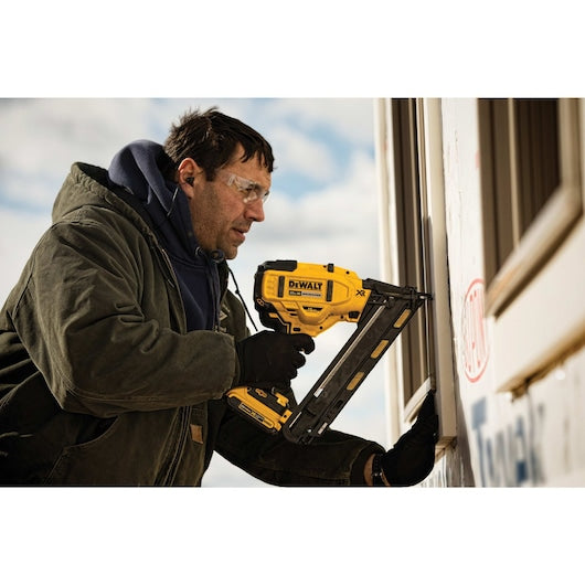 Dewalt DCN650D1 20V Max* Xr® 15 Ga Cordless Angled Finish Nailer Kit