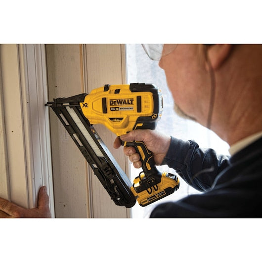 Dewalt DCN650D1 20V Max* Xr® 15 Ga Cordless Angled Finish Nailer Kit