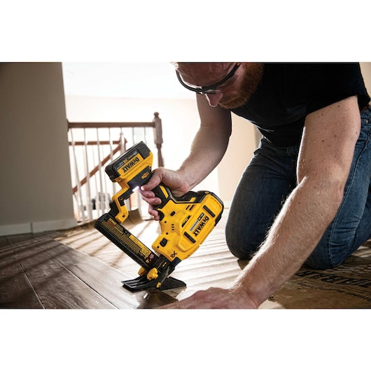 Dewalt DCN682M1 20V Max* Xr® 18 Ga Cordless Flooring Stapler