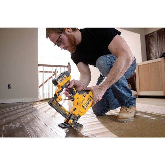 Dewalt DCN682M1 20V Max* Xr® 18 Ga Cordless Flooring Stapler