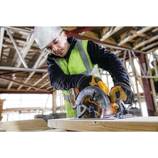 Dewalt DCS578X1 Flexvolt® 60V Max* Brushless 7-1/4 In. Cordless Circular Saw With Brake Kit