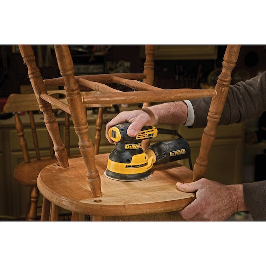 Dewalt DWE6423K 5 In. Variable Speed Random Orbit Sander Kit - H&L Pad