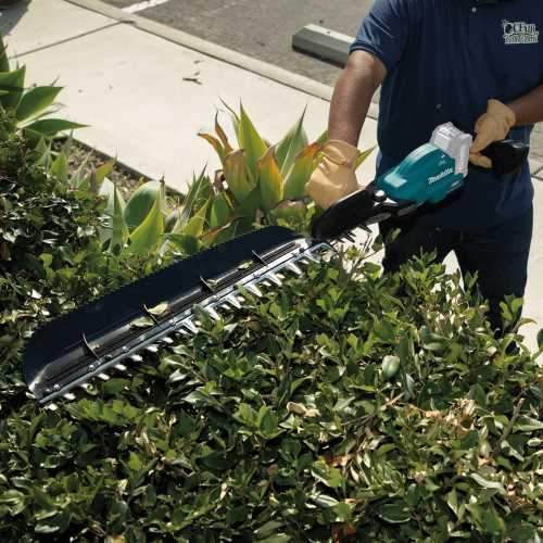 Makita GHU05Z 40V max XGT® Brushless Cordless 30" Single‑Sided Hedge Trimmer, Tool Only