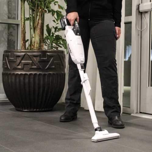 Makita GLC02R1 40V max XGT® Brushless Cordless 4‑Speed Compact Stick Vacuum Kit, w/ Dust Bag (2.0Ah)