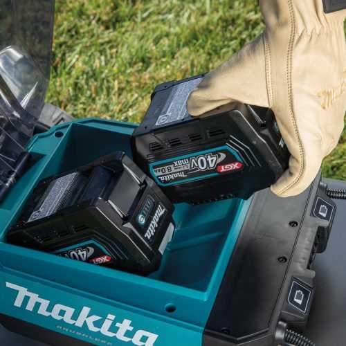 Makita GML01PL 40V max XGT® Brushless 21" Self‑Propelled Commercial Lawn Mower Kit (8.0Ah)
