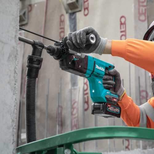 Makita GRH07M1 40V max XGT® Brushless Cordless 1‑1/8" SDS‑PLUS AVT® Rotary Hammer (D‑Handle) Kit, AFT®, AWS® Capable (4.0 Ah)