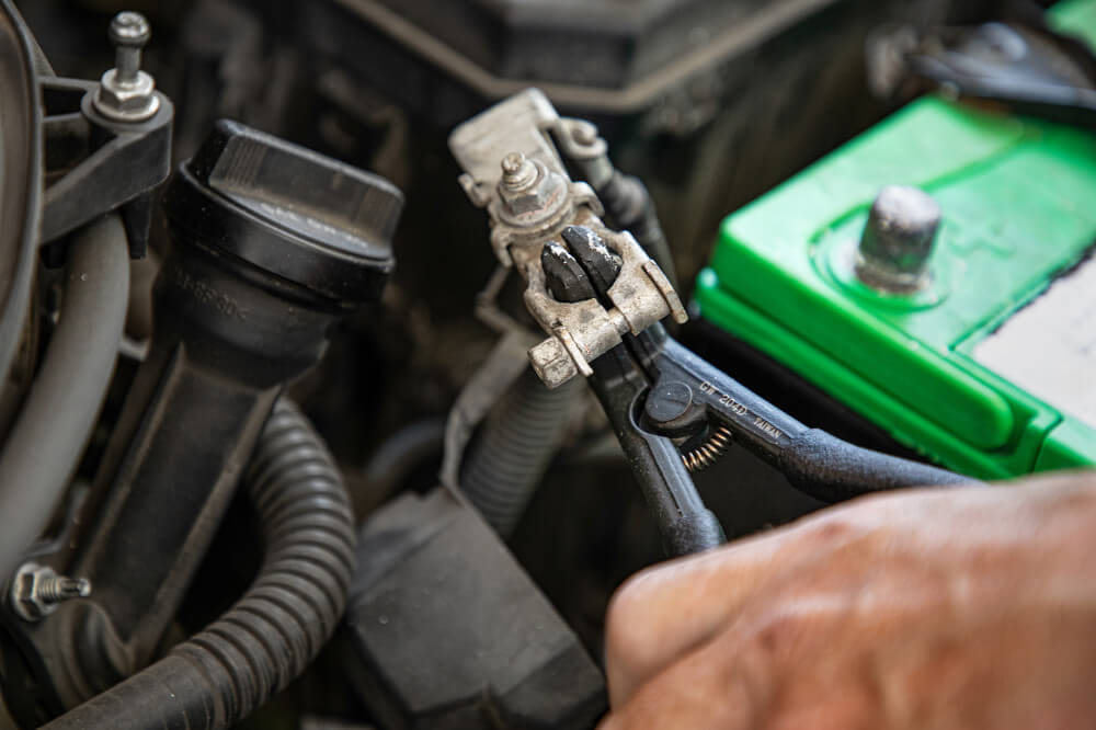 Gearwrench 204D Battery Terminal Spreader and Cleaner