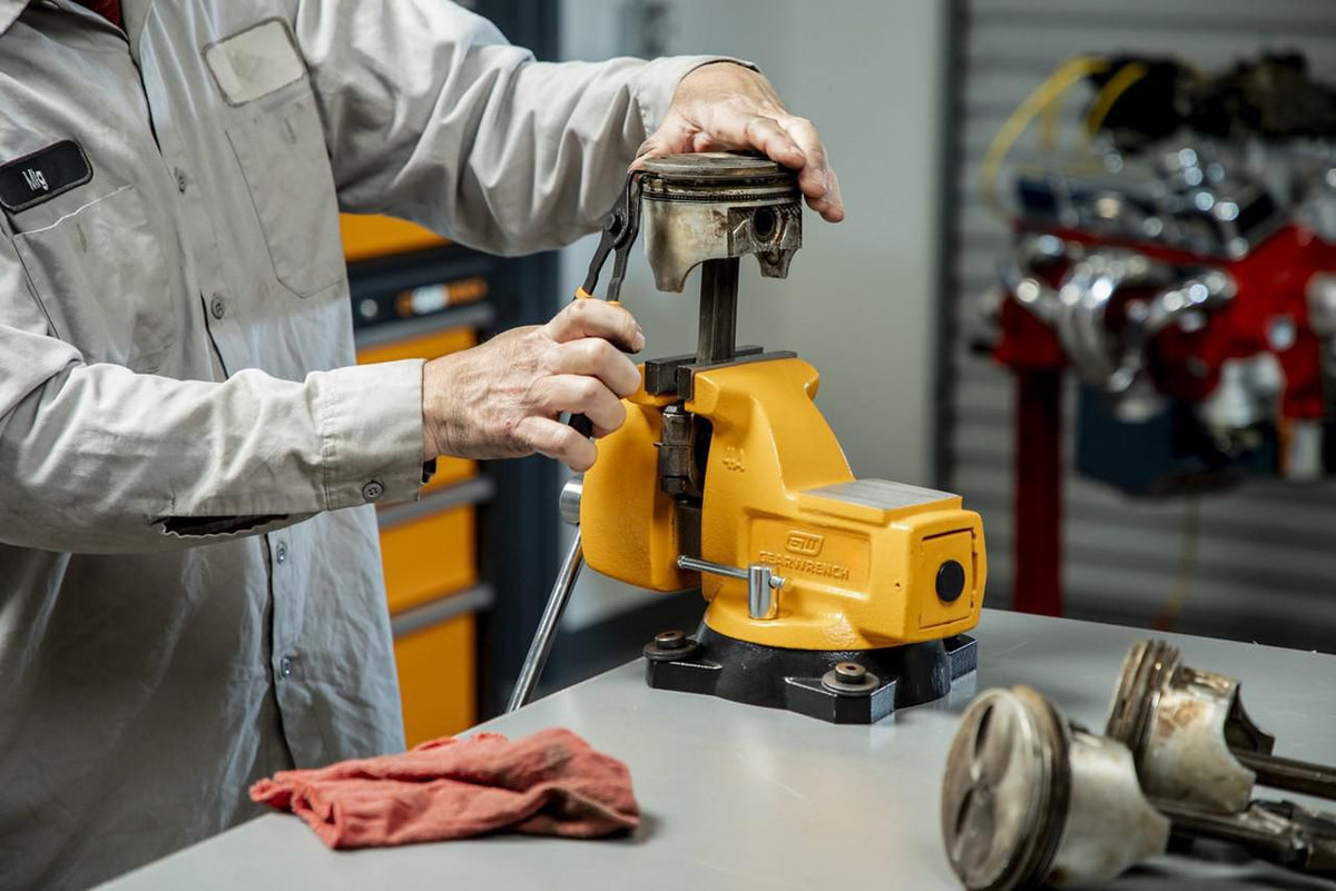 Gearwrench GWBVA4 4" Mechanic's Bench Vise with Anvil