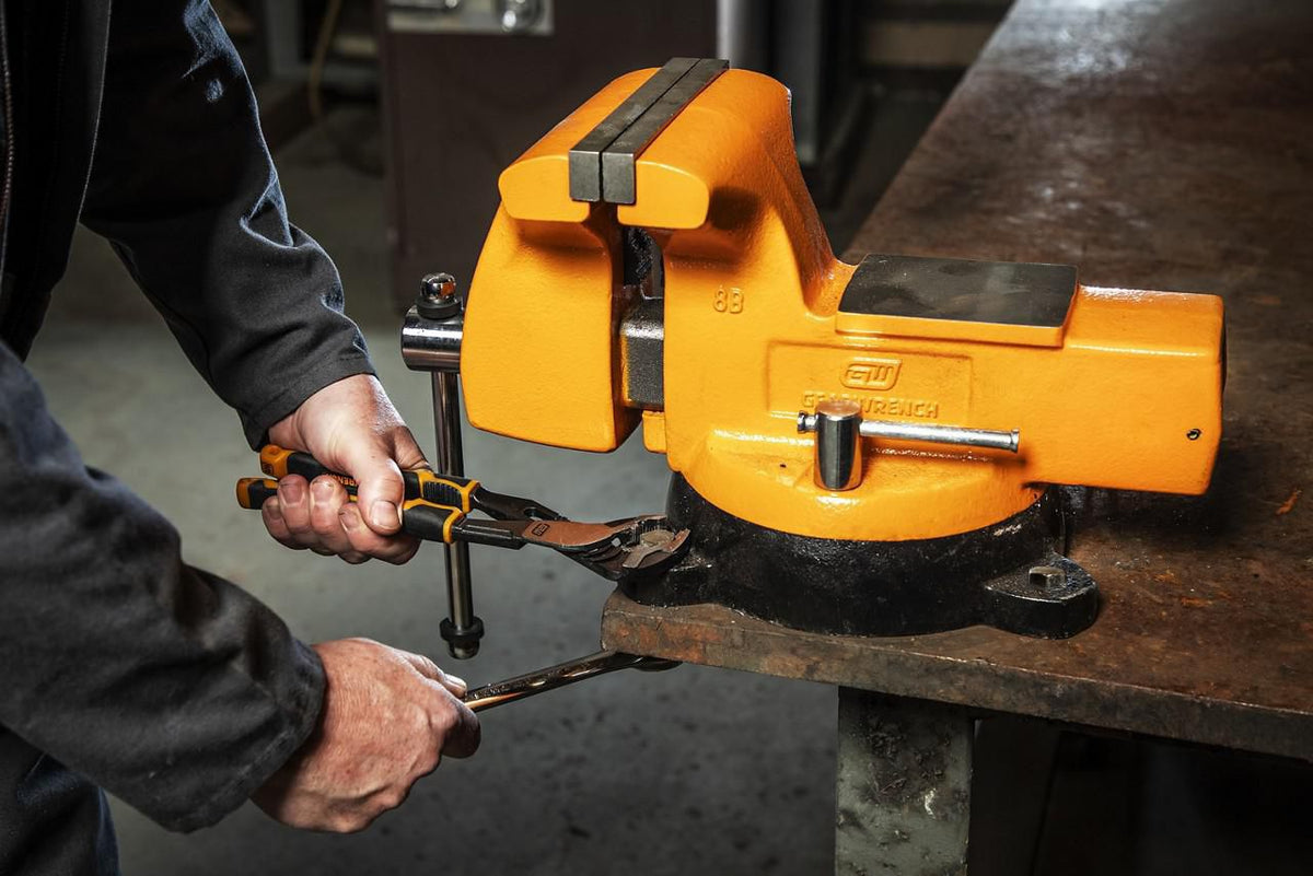 Gearwrench GWBVA8 8" Mechanic's Bench Vise with Anvil