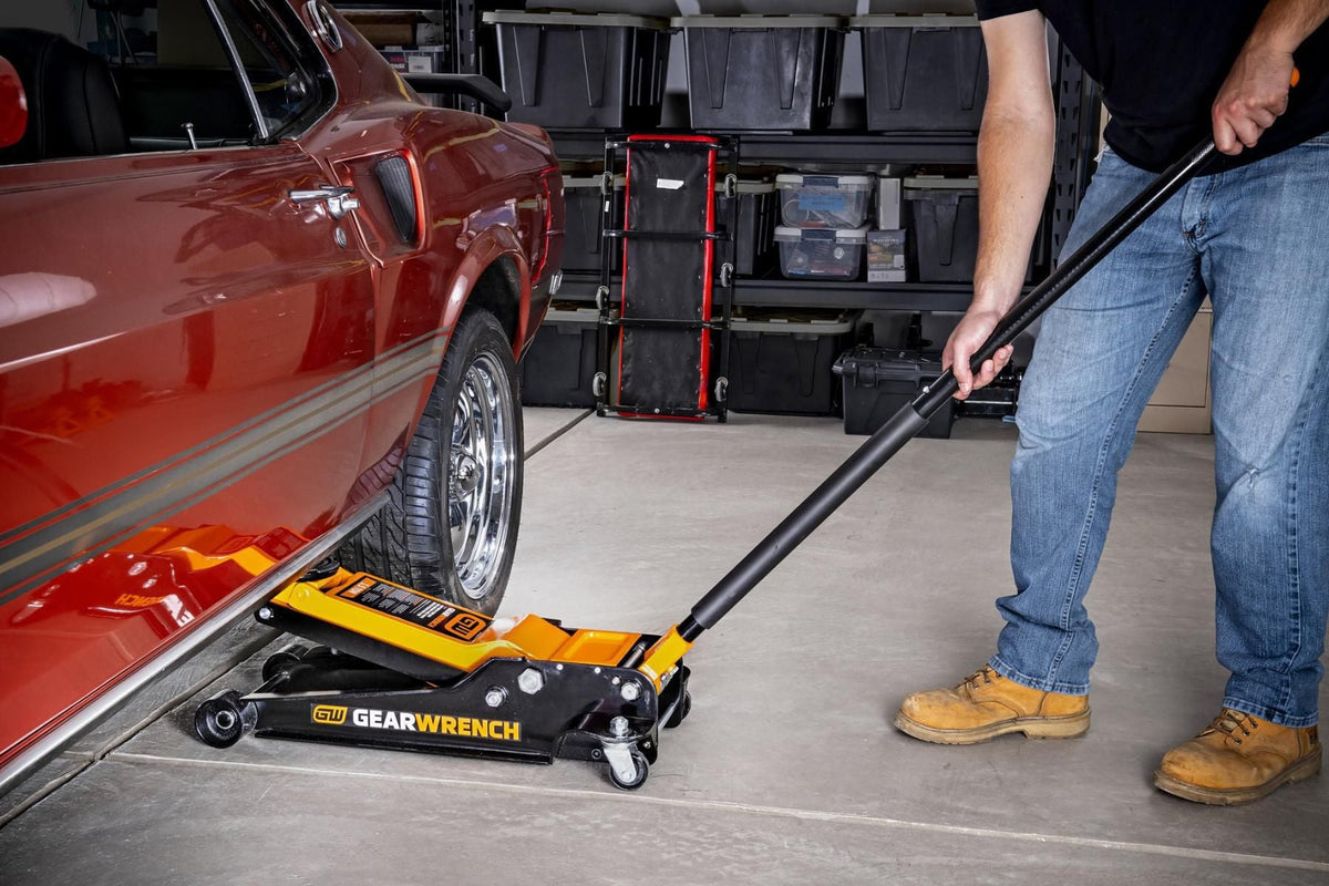 Gearwrench GWLPFJ3T 3.5 Ton Low Profile Floor Jack