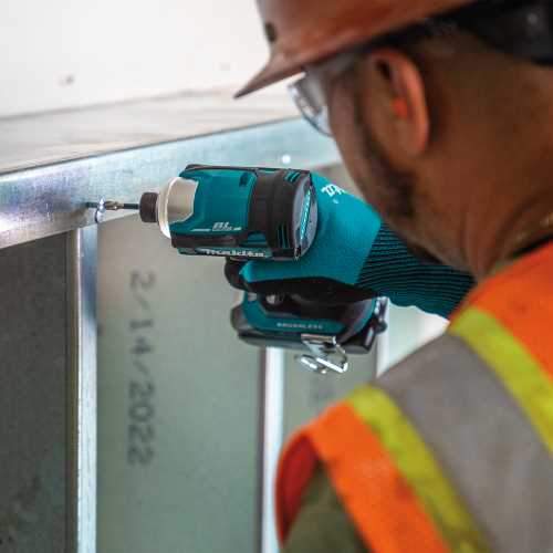 Makita XDT19R 18V LXT® Lithium‑Ion Compact Brushless Cordless Quick‑Shift Mode™ 4‑Speed Impact Driver Kit (2.0Ah)