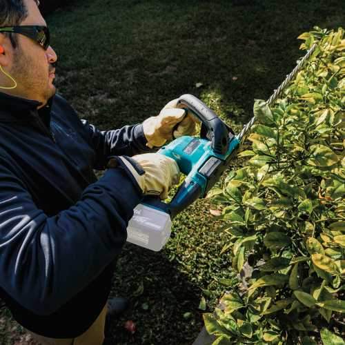 Makita XHU09Z 18V LXT® Lithium‑Ion Brushless Cordless 24" Hedge Trimmer, Tool Only