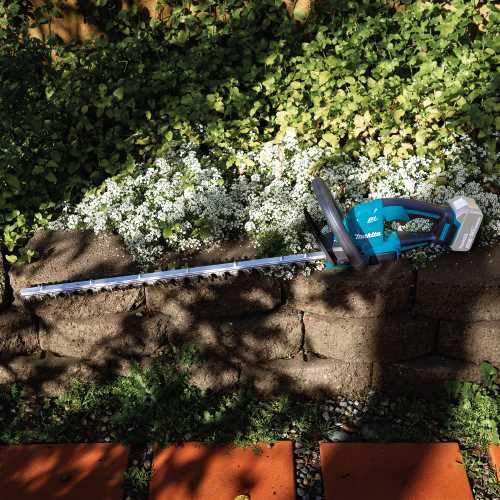 Makita XHU09Z 18V LXT® Lithium‑Ion Brushless Cordless 24" Hedge Trimmer, Tool Only