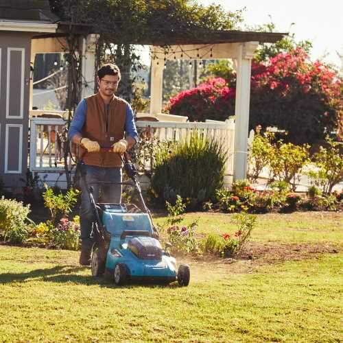 Makita XML11CT1 36V (18V X2) LXT® 21" Self‑Propelled Lawn Mower Kit with 4 Batteries (5.0Ah)