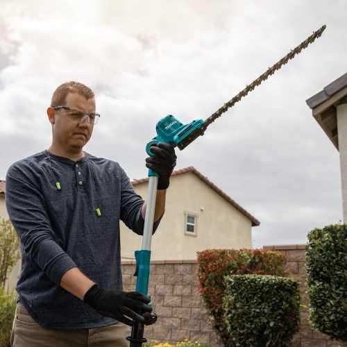 Makita XNU05SM1 18V LXT® Lithium‑Ion Cordless 18" Telescoping Articulating Pole Hedge Trimmer Kit (4.0Ah)