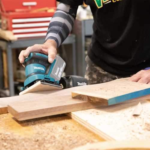 Makita XOB02Z 18V LXT® Lithium‑Ion Cordless 1/4 Sheet Finishing Sander, Tool Only