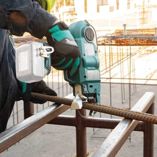 Makita XRT02ZK 18V LXT® Lithium‑Ion Brushless Cordless Deep Capacity Rebar Tying Tool, Tool Only