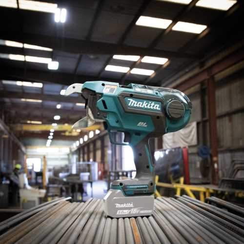 Makita XRT02ZK 18V LXT® Lithium‑Ion Brushless Cordless Deep Capacity Rebar Tying Tool, Tool Only