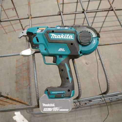 Makita XRT02ZK 18V LXT® Lithium‑Ion Brushless Cordless Deep Capacity Rebar Tying Tool, Tool Only