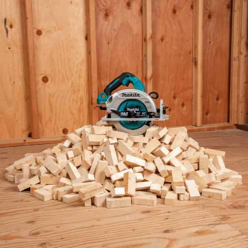 Makita XSH06Z 36V (18V X2) LXT® Brushless 7‑1/4” Circular Saw, Tool Only