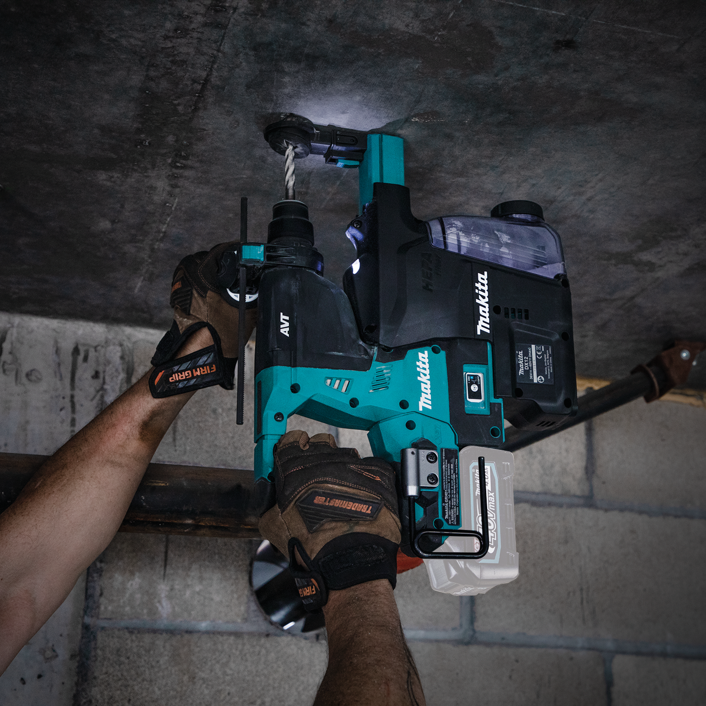 Makita GRH01ZW 40V max XGT® Brushless Cordless 1‑1/8" SDS‑PLUS AVT® Rotary Hammer w/ Dust Extractor, AFT®, AWS® Capable, Tool Only