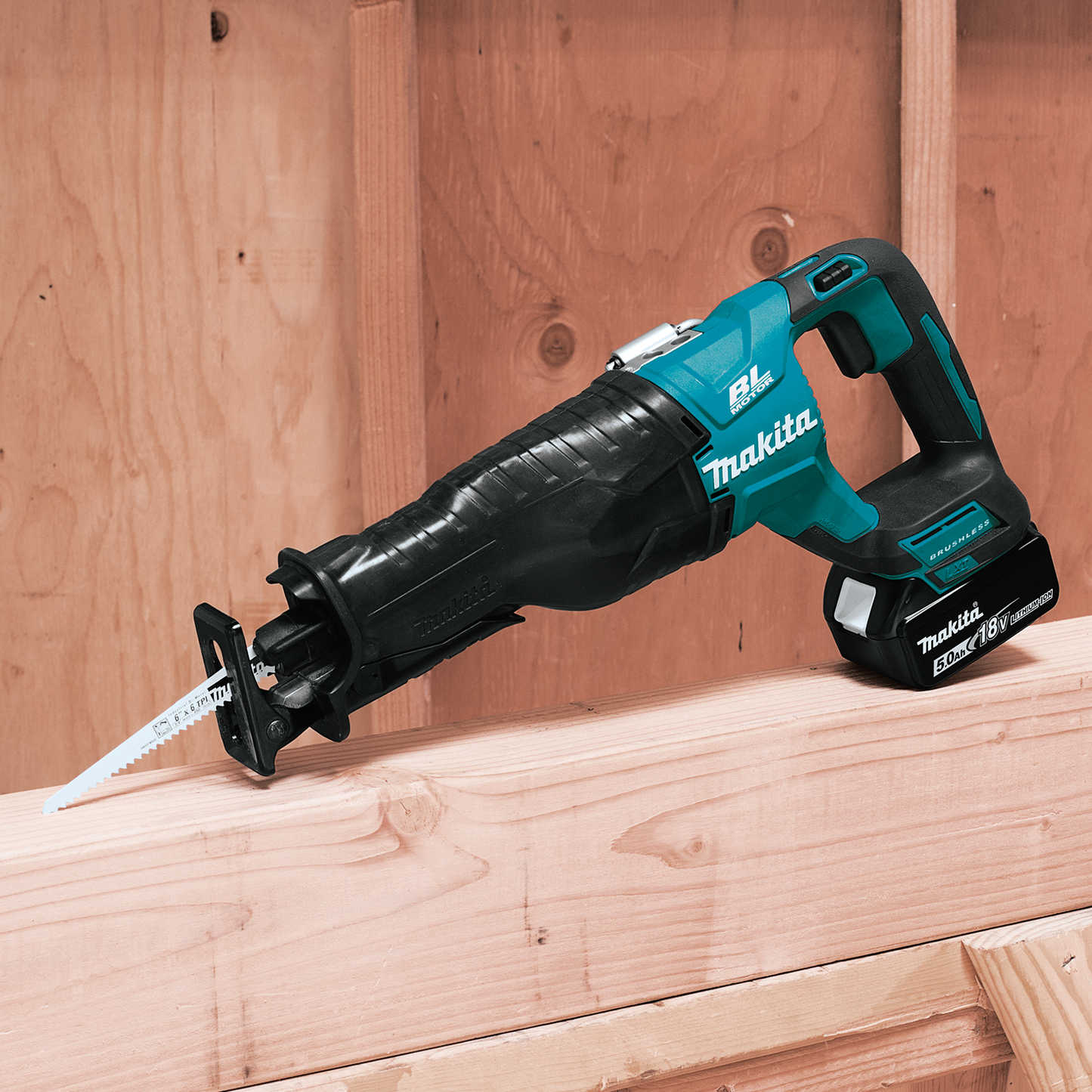 Makita XRJ05T 18V LXT® Lithium‑Ion Brushless Cordless Recipro Saw Kit (5.0Ah)