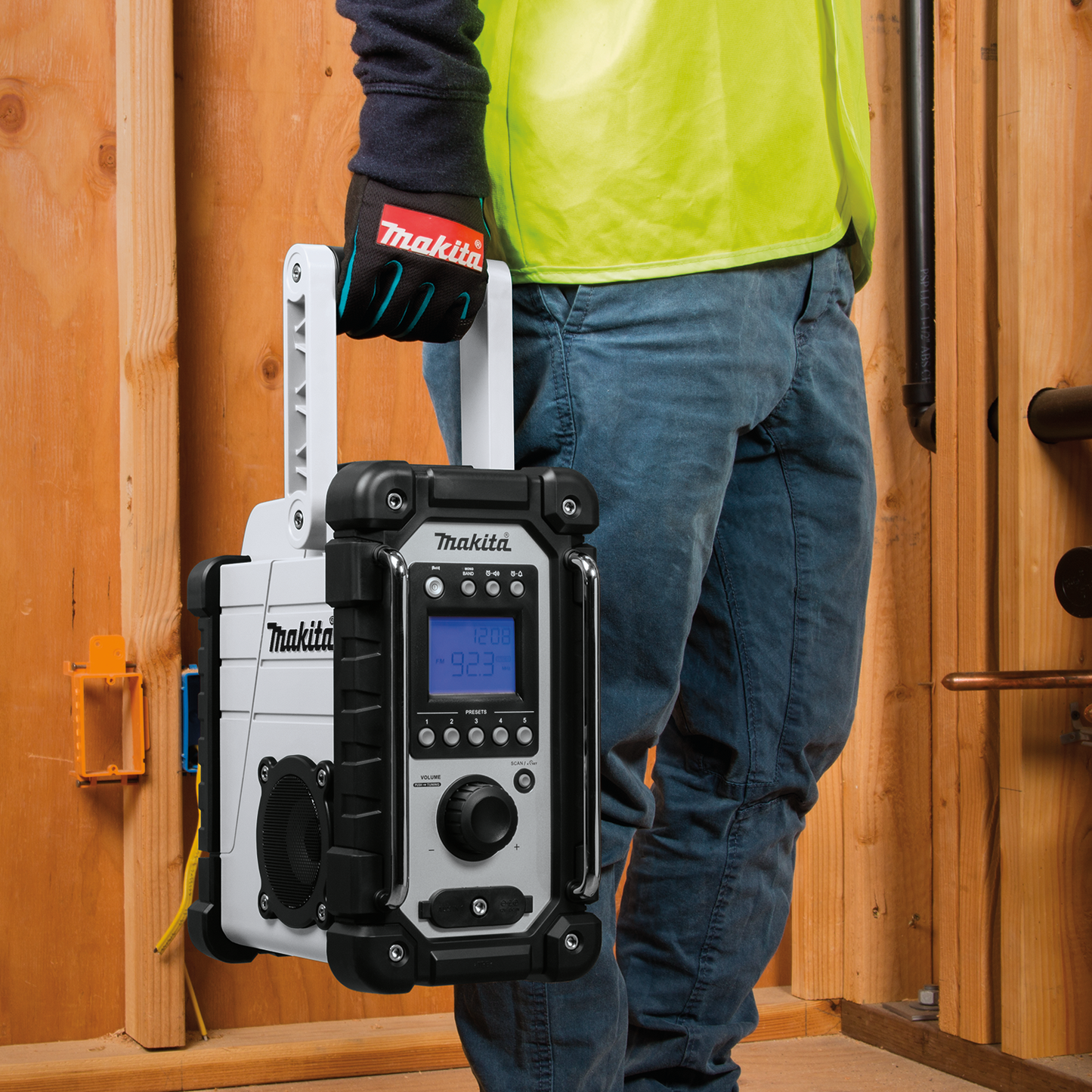 Makita XRM05W 18V LXT® Lithium‘Ion Cordless/Corded Job Site Radio, Tool Only