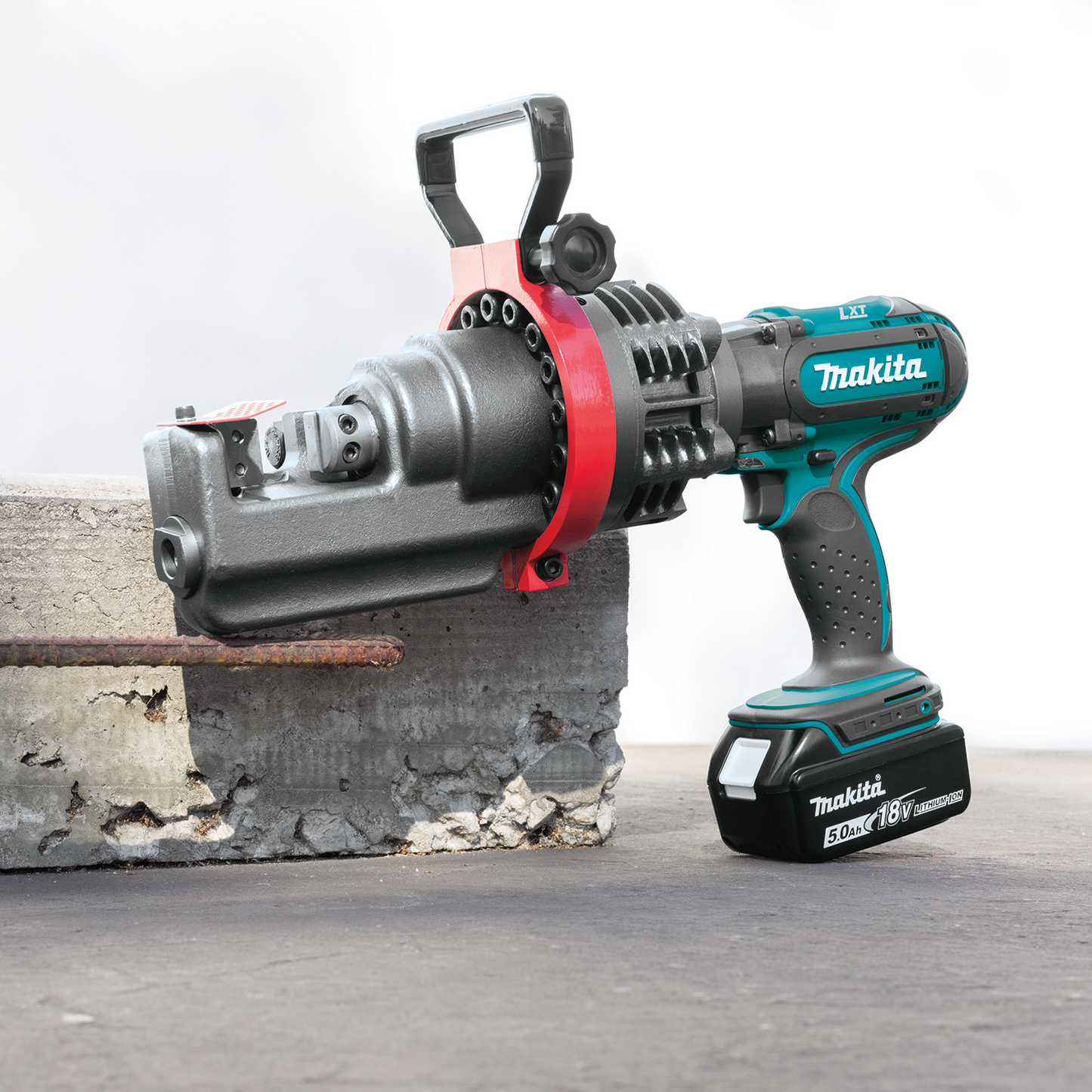 Makita XCS01T1 18V LXT® Lithium‑Ion Cordless Rebar Cutter Kit (5.0Ah)