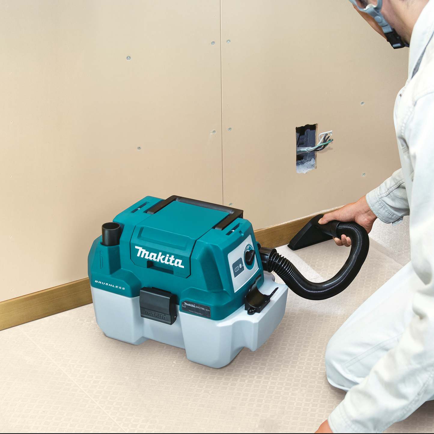 Makita XCV11Z 18V Lxt® Lithiumion Brushless Cordless 2 Gallon Hepa Filter Portable Wet/Dry Dust Extractor/Vacuum, Tool Only