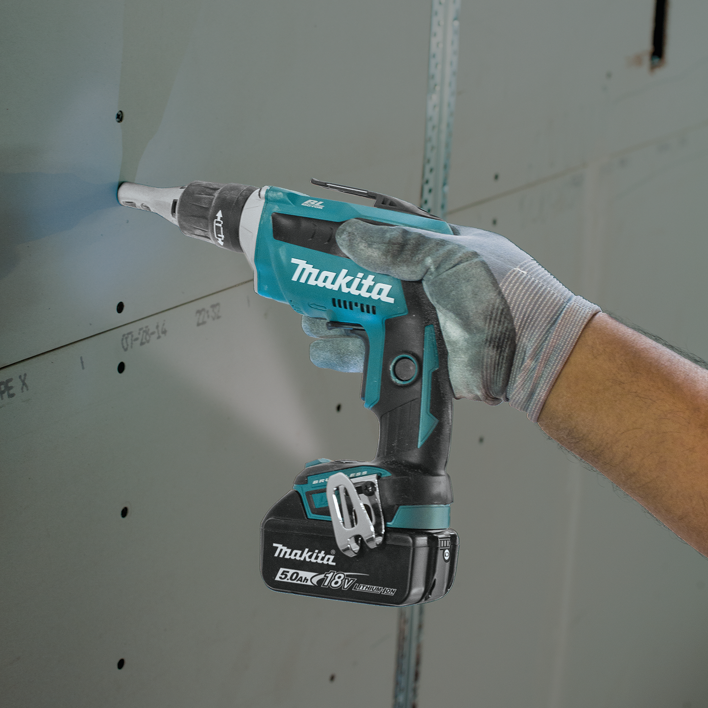 Makita XT255TX2 18V LXT® Lithium‑Ion Cordless 2‑Pc. Combo Kit with Collated Autofeed Screwdriver Magazine (5.0Ah)