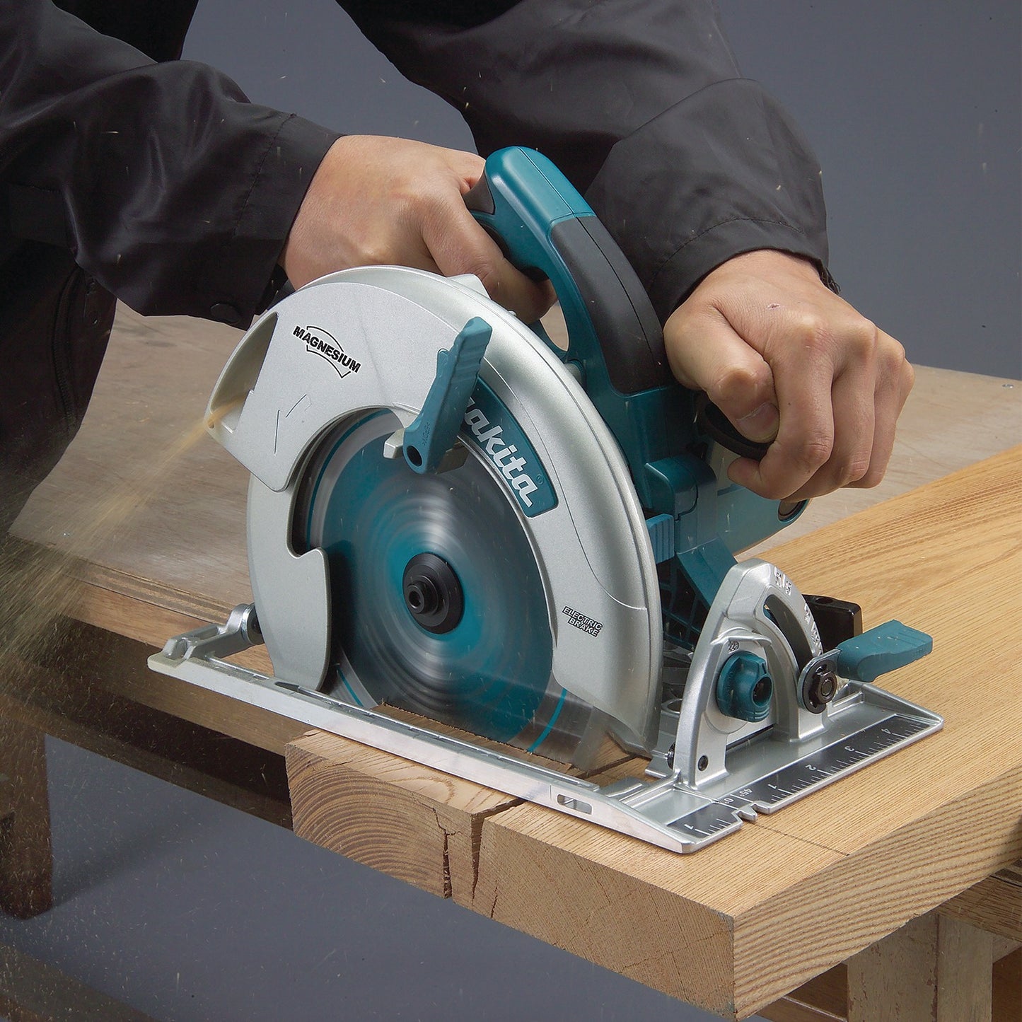 Makita 5008MGA 8‑1/4" Magnesium Circular Saw, with Electric Brake